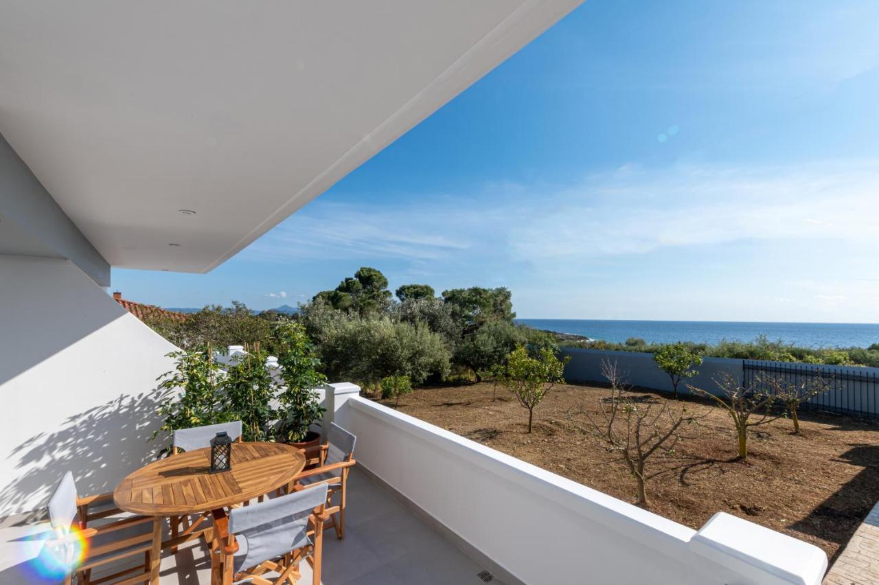 Rizes Seaside Homes Vromonérion Exterior photo